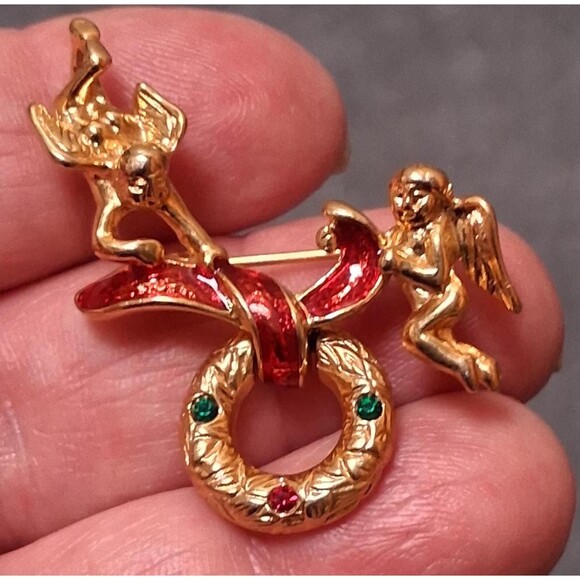 Vintage Angels Hanging Christmas Wreaths Brooch Pin - Picture 2 of 3